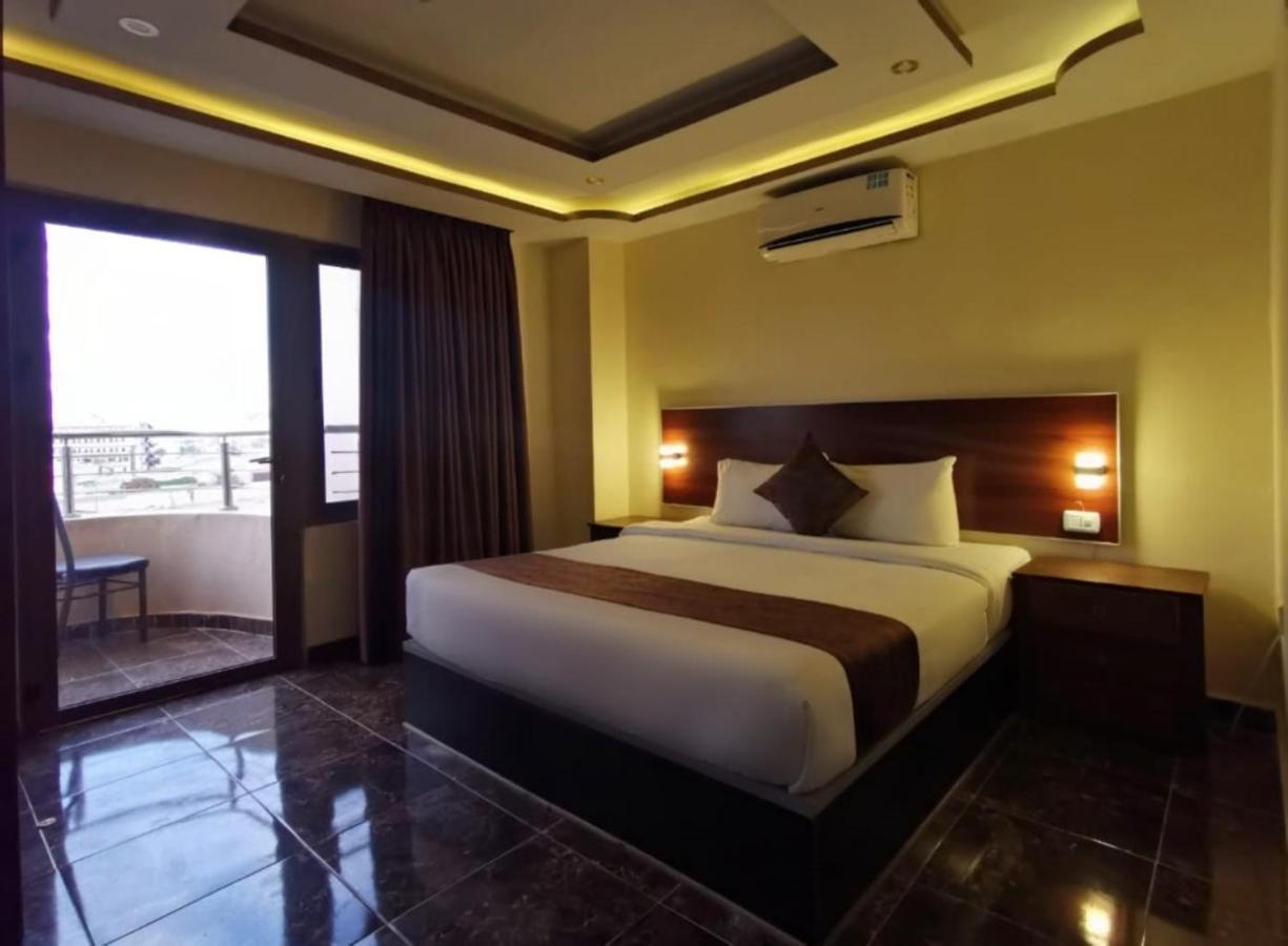 Taj Hotel Aqaba Exterior foto
